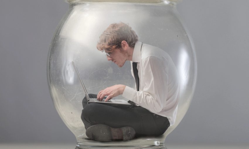 Kivába belépés kapcsolt vállalkozással